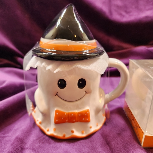 Ghost Mug with Witch Hat and matching Ghost Salt and Pepper Shakers - Picture 3 of 7